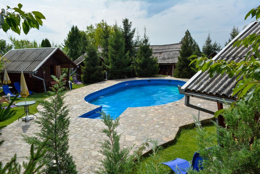 Camping Robinson Country Club Gran Varadino Esterno foto